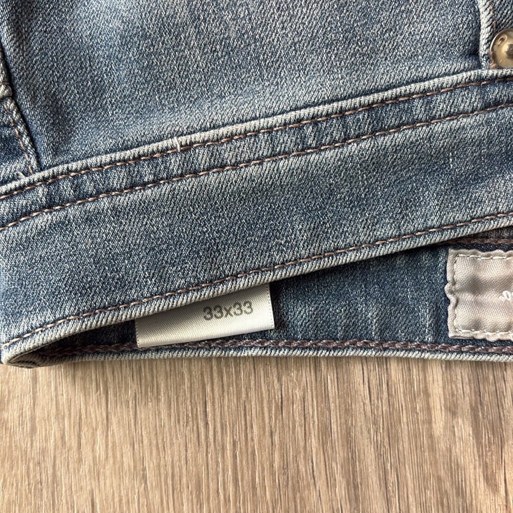 AG Everett Slim Straight Jeans - Picture 4 of 4